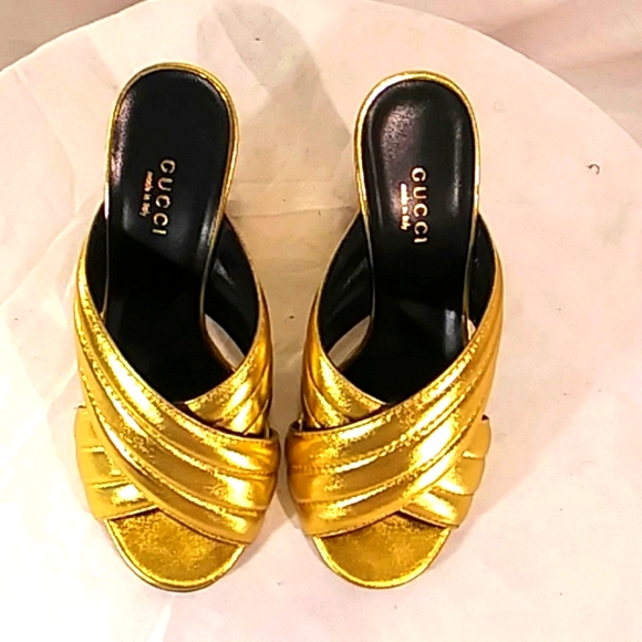 🔥🔥Like New Gucci Gold Leather Open Toe Heels - Picture 9 of 16